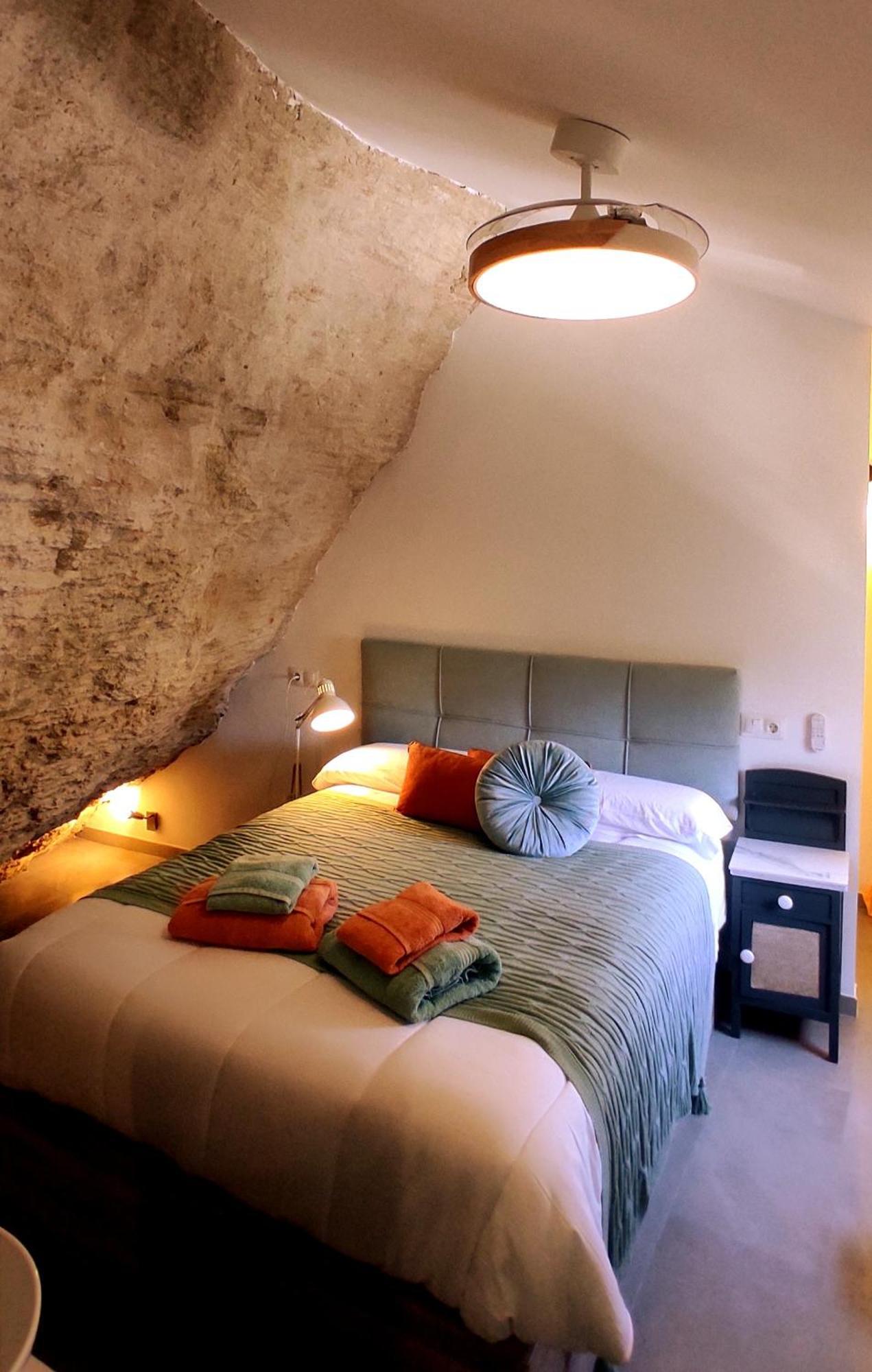 Casa Cueva Las Chicas Del Puente Setenil De Las Bodegas Eksteriør billede